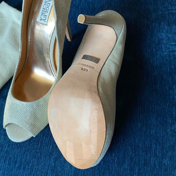 NWOT Badgley Mischka peep-toe Pumps - Picture 2 of 4